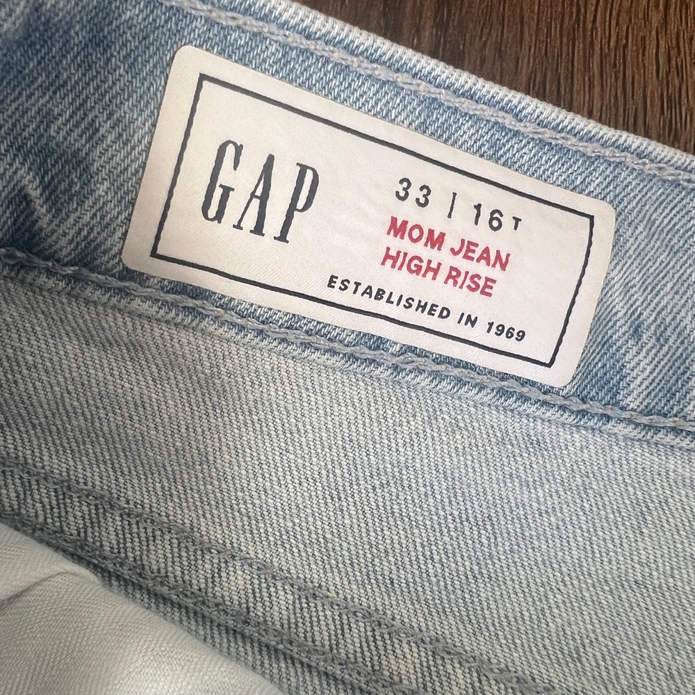 Gap mom jeans - Picture 3 of 3